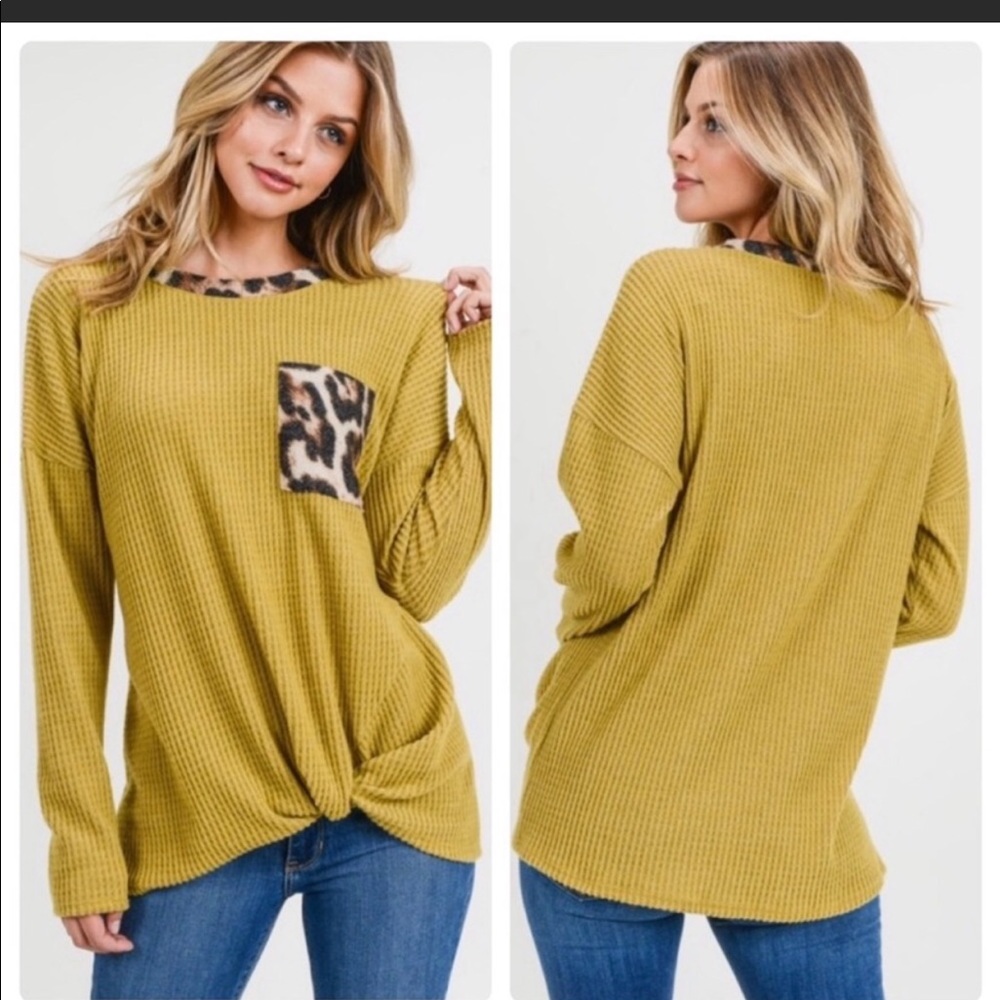 Comfy and Soft Knit Leopard Contrast Pocket Top